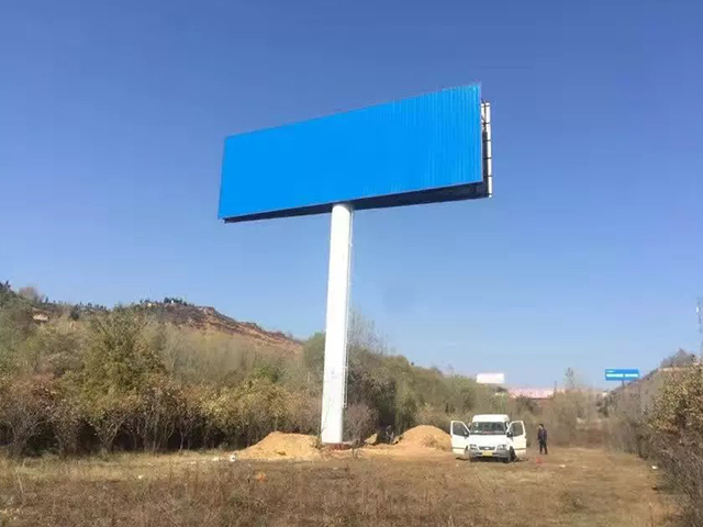 千禧T型高炮广告牌应用特点